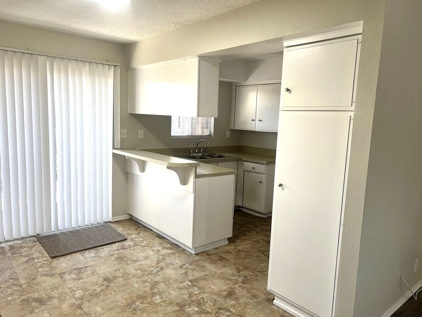 Lamplighter Apartments — Photo 4