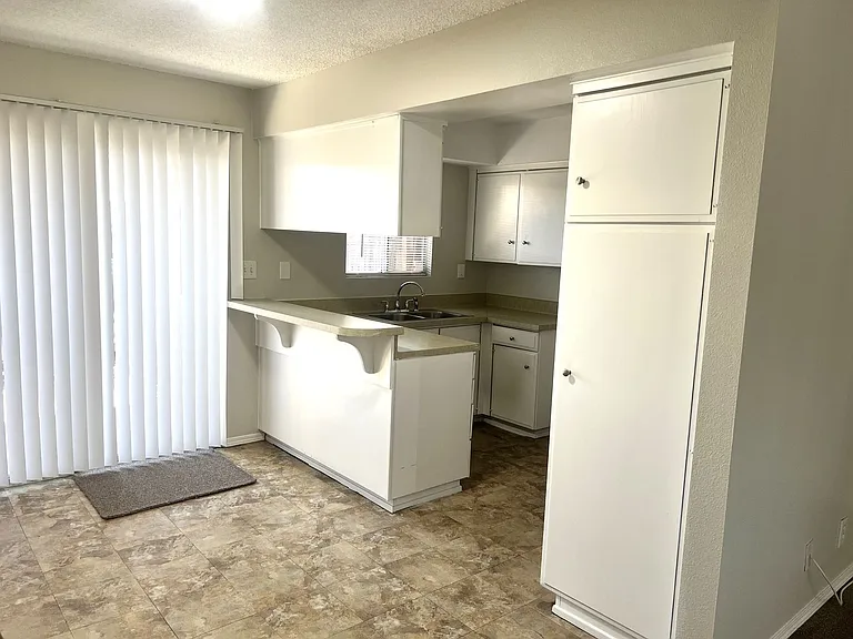 Lamplighter Apartments — Photo 4
