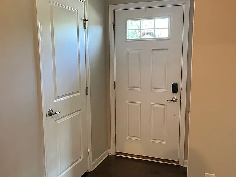 331 S Parkway Dr — Photo 5