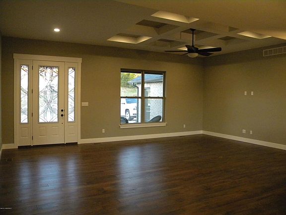 4th image of 1217 Pleasant Valley Dr