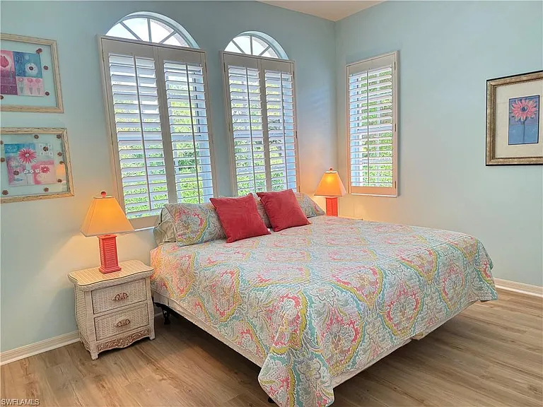 1000 L Ambiance Cir #201 — Photo 10