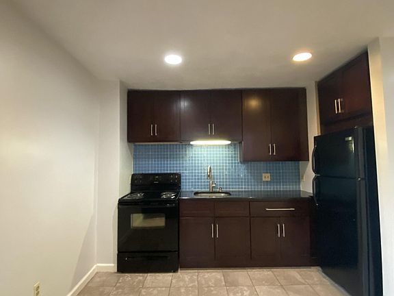 4th image of 19 Essex St