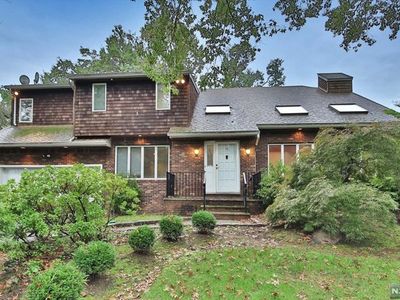 12 Laurel Rd, Demarest, NJ, 07627