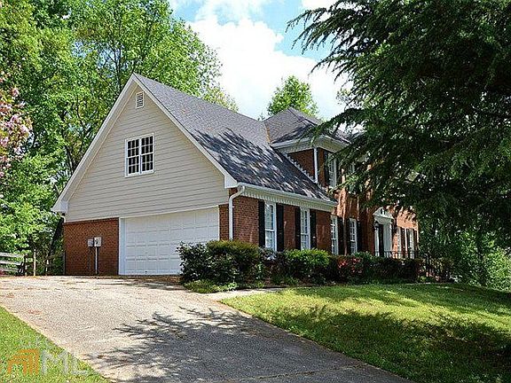 3rd image of 1466 Watsons Pl