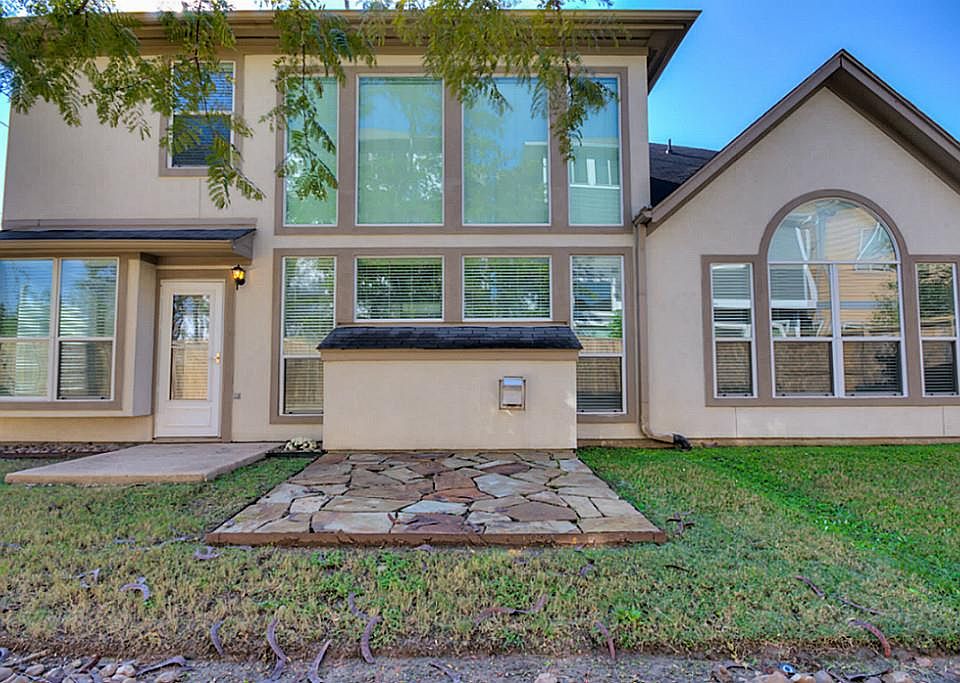 1st image of 11102 Sherwood Garden Dr
