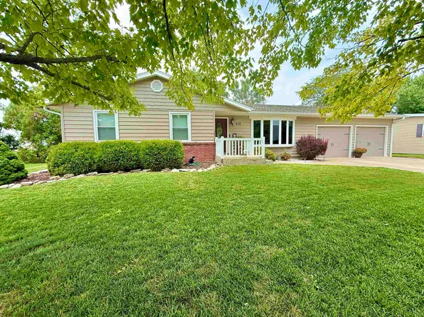 213 Floral Dr, Hillsboro, KS 67063