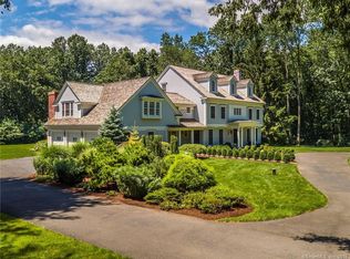 25 Apple Tree Ln, New Canaan, CT 06840