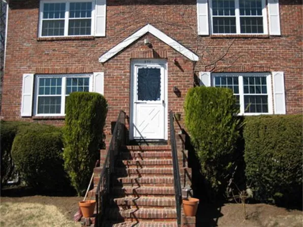 577 Hammond St #2, Chestnut Hill, MA 02467