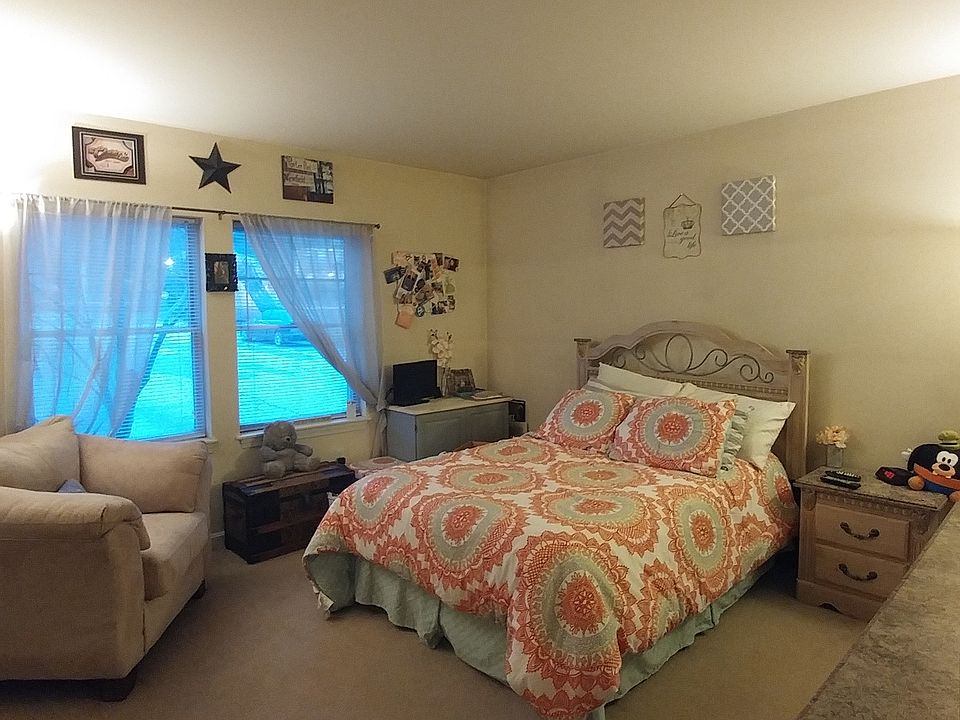 2nd image of 183 Lower Main St APT 109