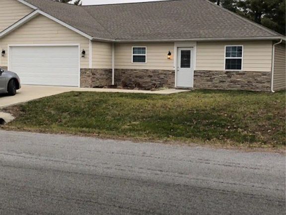 4th image of 108 S McVicker Dr
