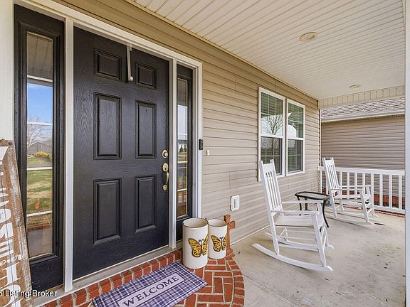 3rd image of 78 Oak Shadow Ln