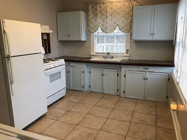 406 S Jefferson St — Photo 33