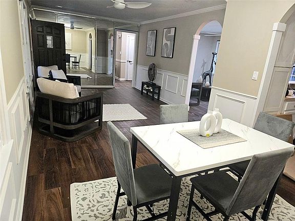 3rd image of 3635 Crossvale Rd