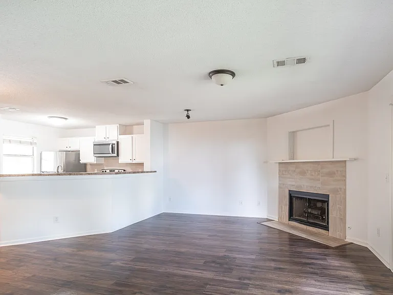 2713 Kennedy Ct — Photo 7