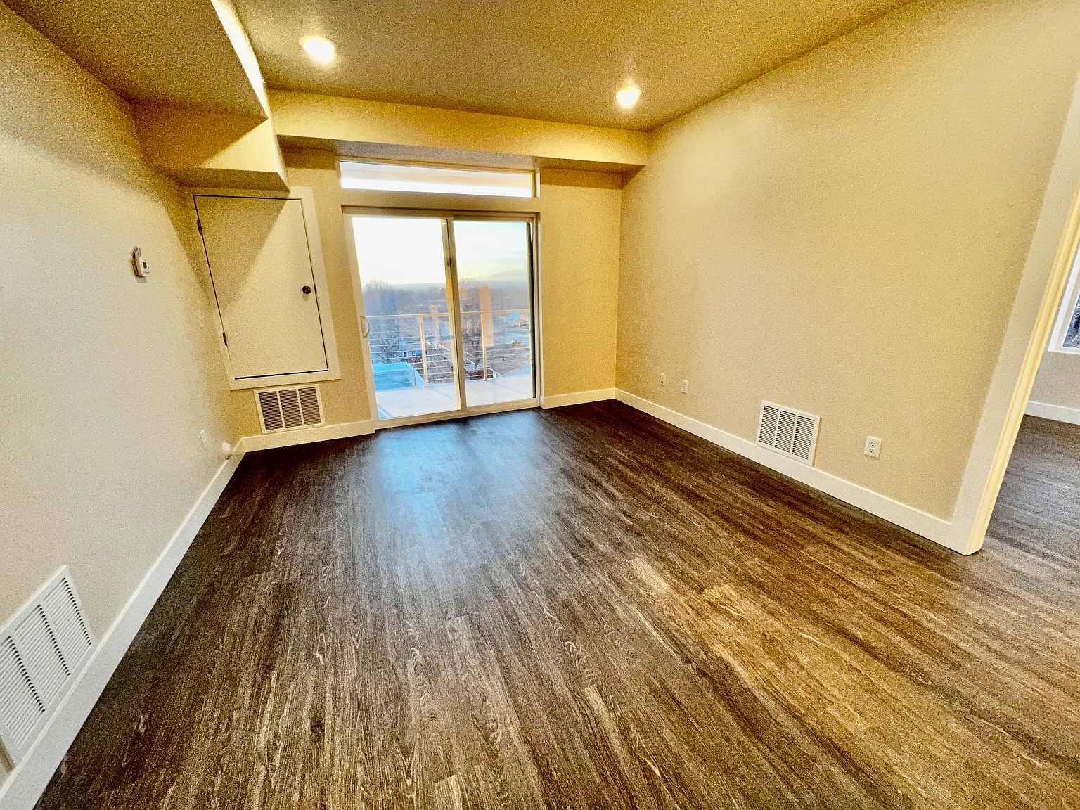 3 bed, 1200 sqft, $1,780 — Photo 3