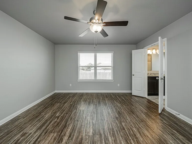 525 Fallbrook Dr — Photo 18