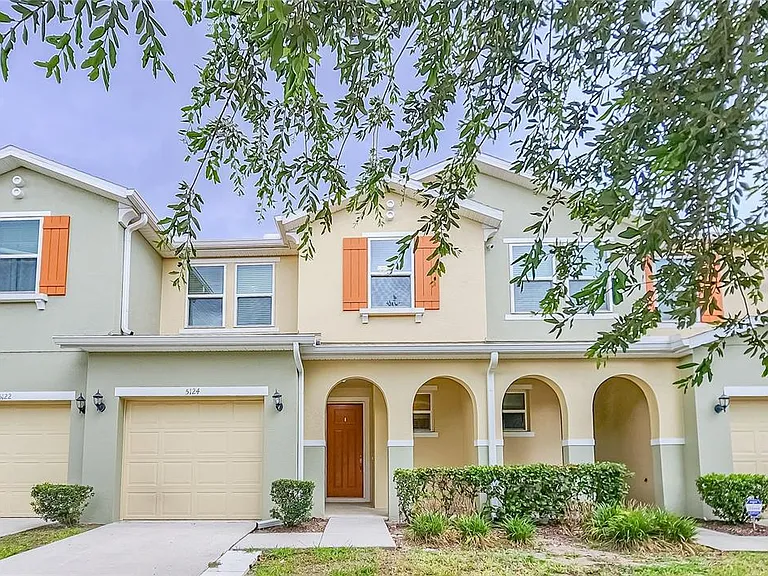 5124 Crown Haven Dr — Photo 1