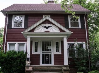 998 Roanoke Rd, Cleveland Heights, OH 44121