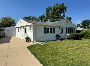 1011 Regent St NE, Cedar Rapids, IA 52402