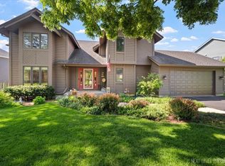 1796 Allen Dr, Geneva, IL 60134