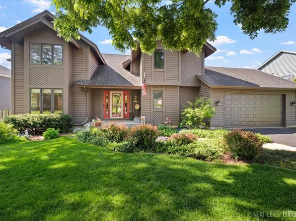 1796 Allen Dr, Geneva, IL 60134