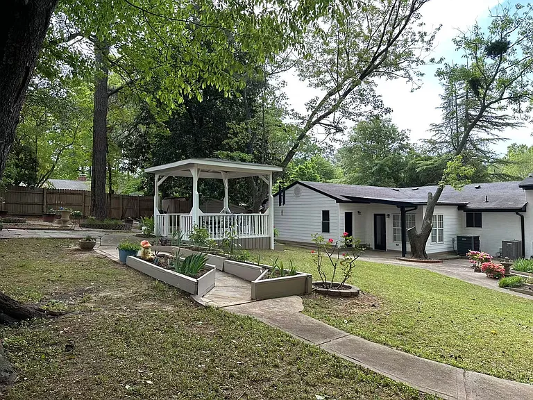 5002 Wickham Rd — Photo 38