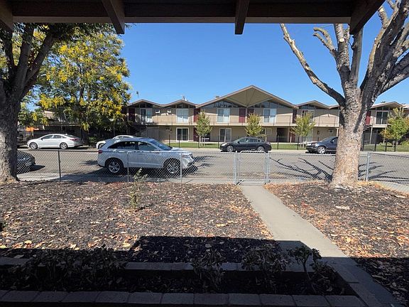 2nd image of 1310 W El Monte St #1310