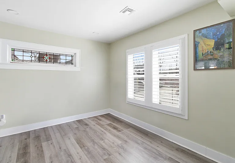 925 Plainfield Ave — Photo 7