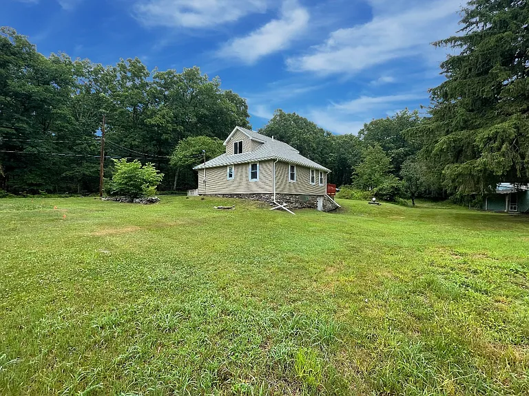 199 Hardytown Rd — Photo 35