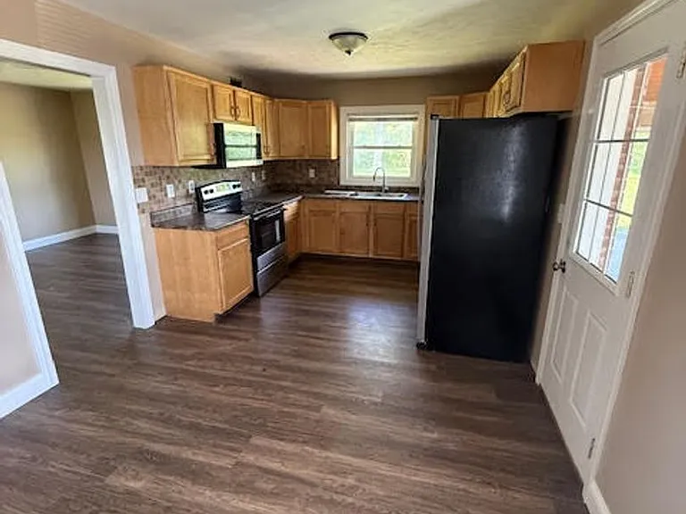 3313 Burnstine Rd — Photo 4