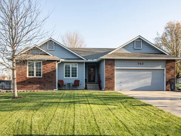 742 E Brent Dr, Mulvane, KS 67110