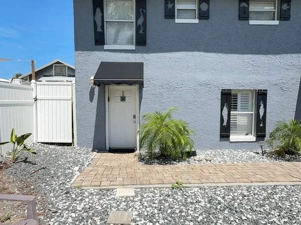 108 5th St S #1A, Flagler Beach, FL 32136