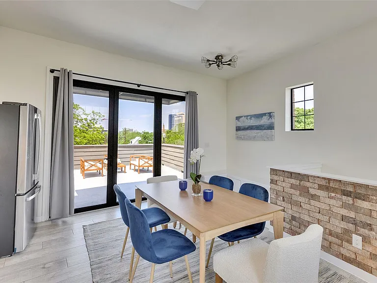 808 E Lydia St — Photo 22