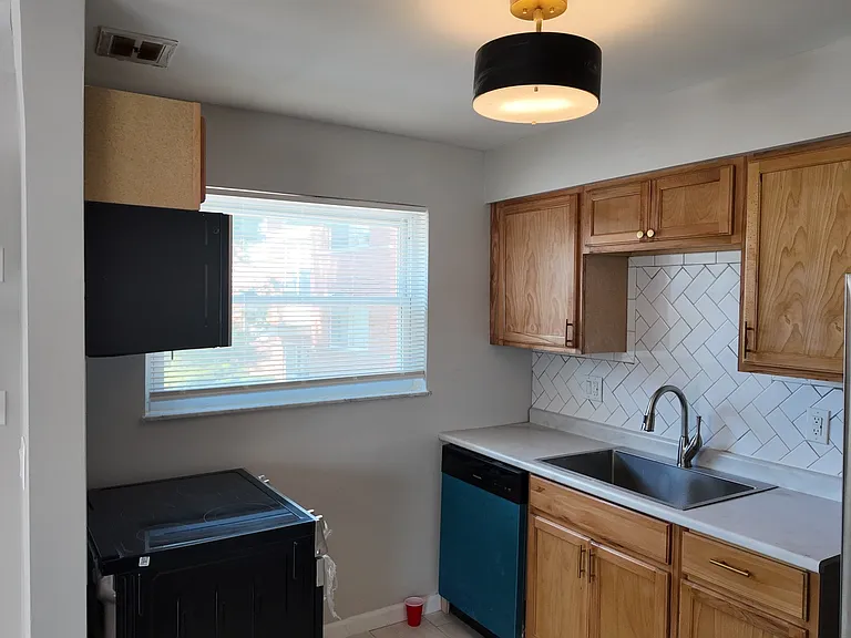 3160 Schubert Ave #2 — Photo 7