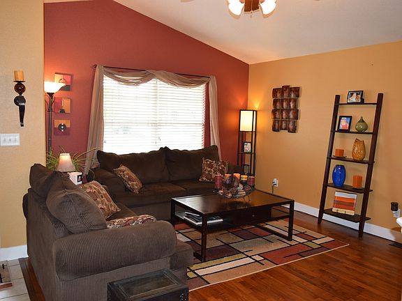 3rd image of 1404 Boardwalk Dr