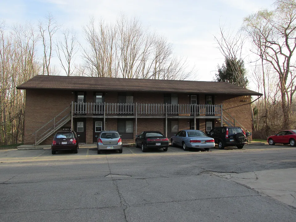 930 Brookfield Dr #4