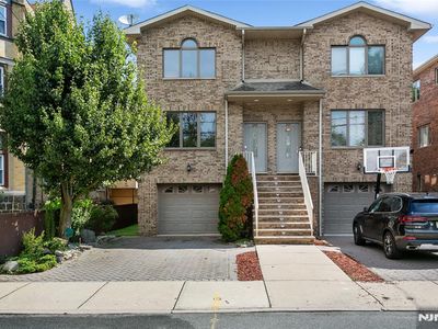 245 Knox Ave, Cliffside Park, NJ, 07010