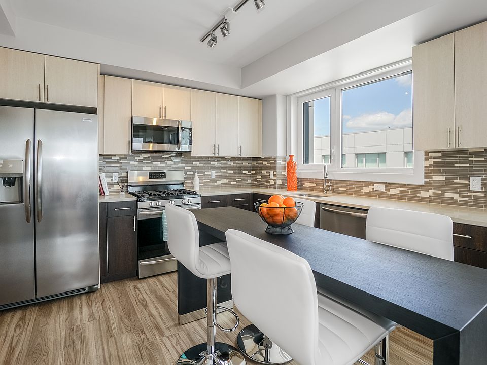1st image of 178-02 Hillside Ave #509