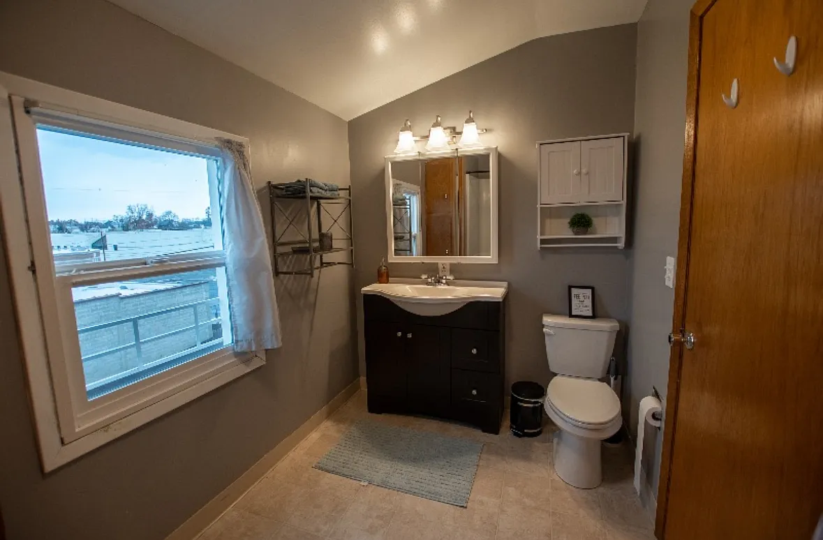 1316 W Dean Ave - 3 — Photo 4