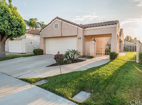 3rd image of 29881 Greens Ct