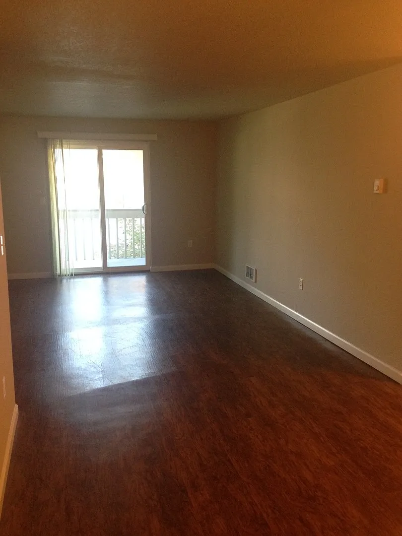 Roosevelt Place Apartments — Photo 4