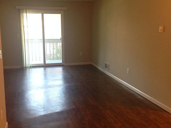 4th image of 12527 Roosevelt Way NE APT 406