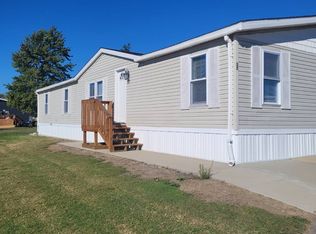 37 Huckleberry Ln, Three Oaks, MI 49128