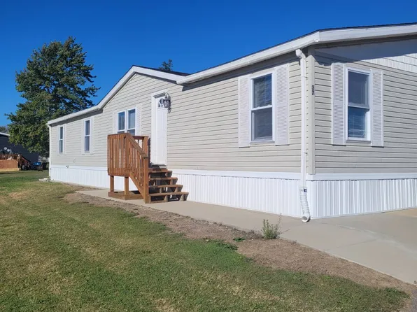 37 Huckleberry Ln, Three Oaks, MI 49128