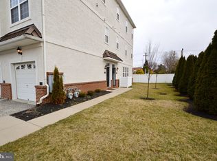 3223 Davinci Dr, Philadelphia, PA 19145