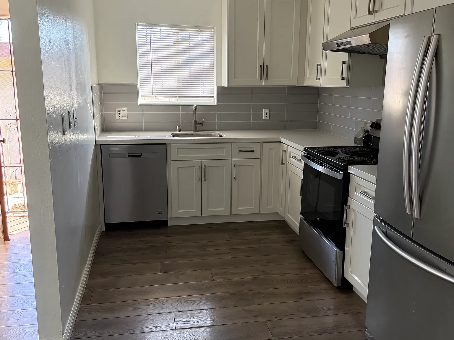 2 bed, 950 sqft, $2,495 — Photo 3
