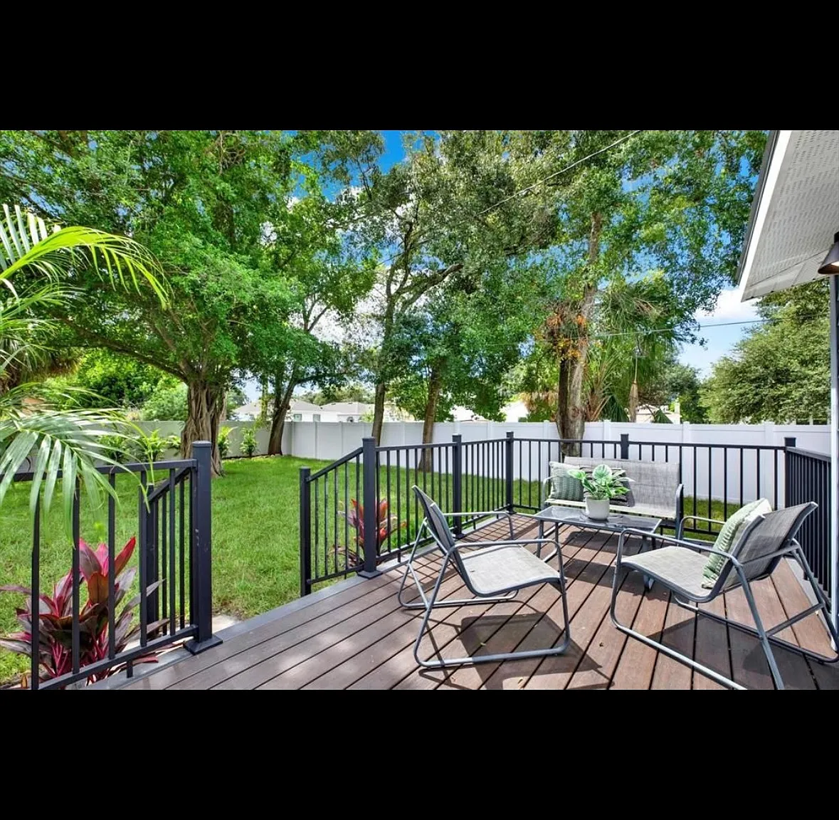 3 bed, 1.5 bath, 1008 sqft, $2,995 — Photo 1