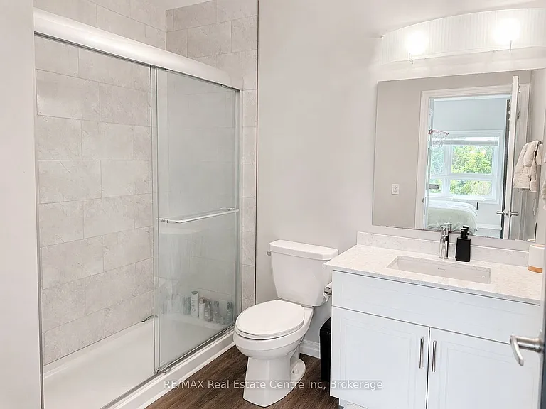 35 Kingsbury Sq #322 — Photo 11