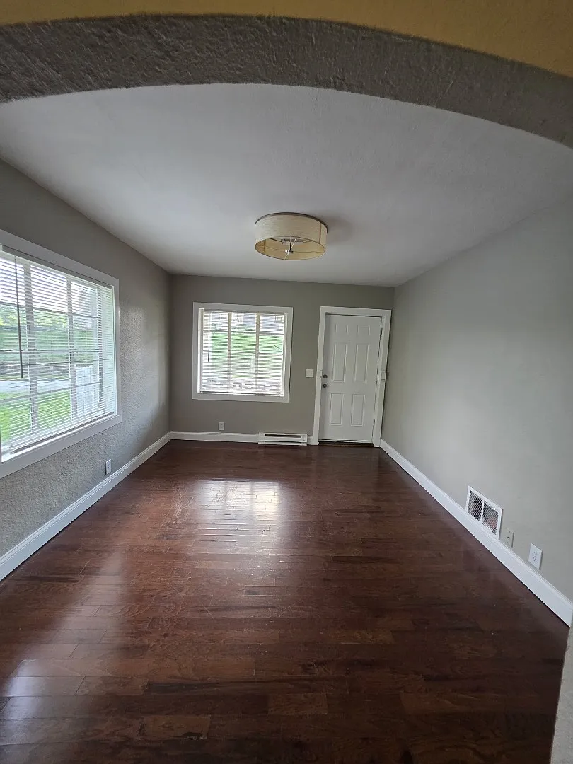 3107 Elmwood Street — Photo 3