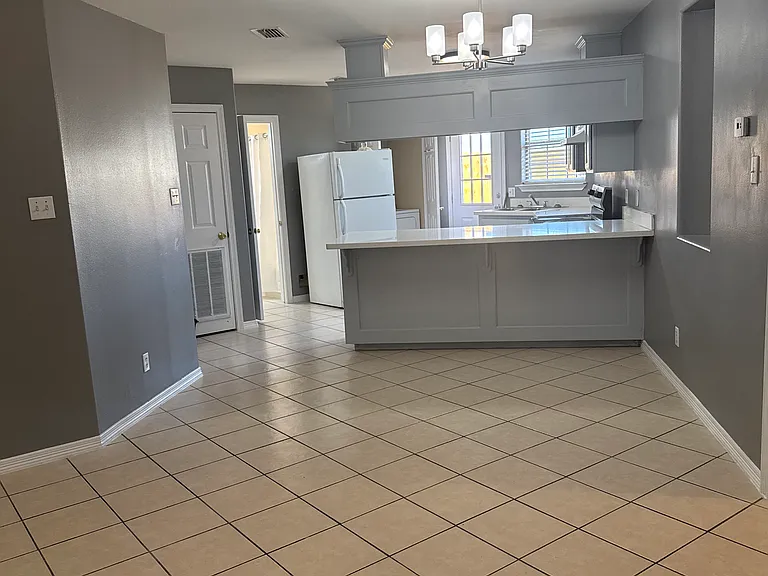 105 S Ridge Ln #2 — Photo 4